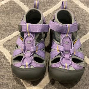Keen sandals size 10